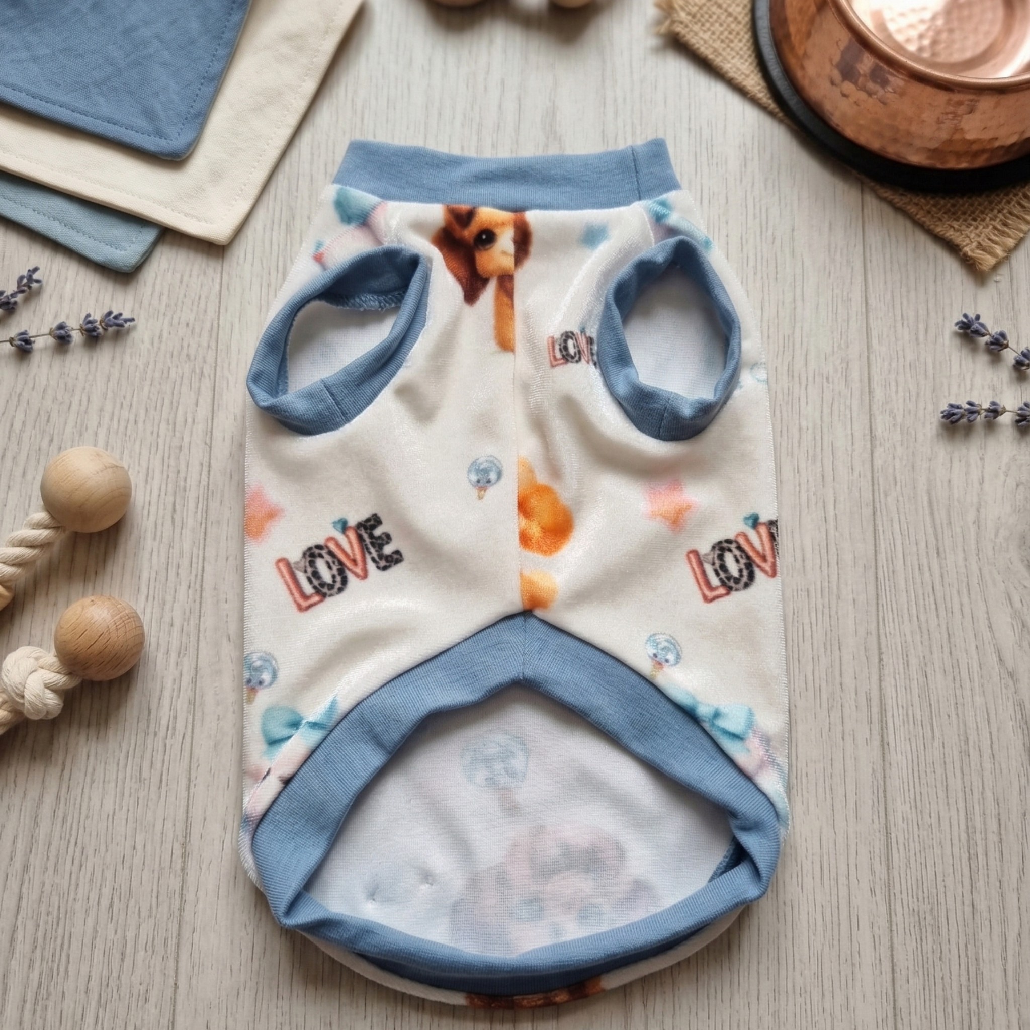 Poodle Blue Sweatshirt - Ciniglia Vellutata Blu con Ricamo Barboncino e Dettagli Glitter